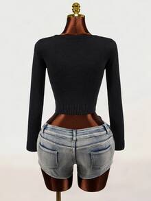 Mistrie Sweater Wanita Polos Leher Persegi Lengan Panjang dengan Kancing dan Potongan Pas Badan - Hitam - View 5