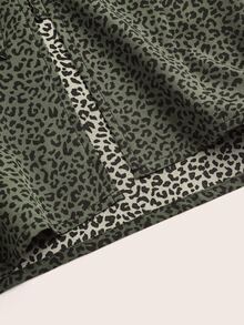SHEIN PETITE CURVE 大尺碼休閒度假側開衩抽繩修身豹紋裙 - 橄欖綠 - 查看 3