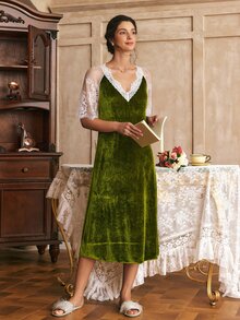 Côtesoire Women's French Romantic Court Style Velvet Contrast Color Lace Loose Nightgown - Olive Green - View 5