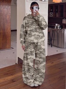 SHEIN 美式街頭 Y2K 灰色迷彩滿版印花女款青少年休閒舒適加厚寬鬆連帽衛衣與寬鬆運動長褲套裝，適合秋冬日常、度假、外出、校園、運動、街頭休閒，秋冬新品，隨性時尚 - 彩色 - 查看 4