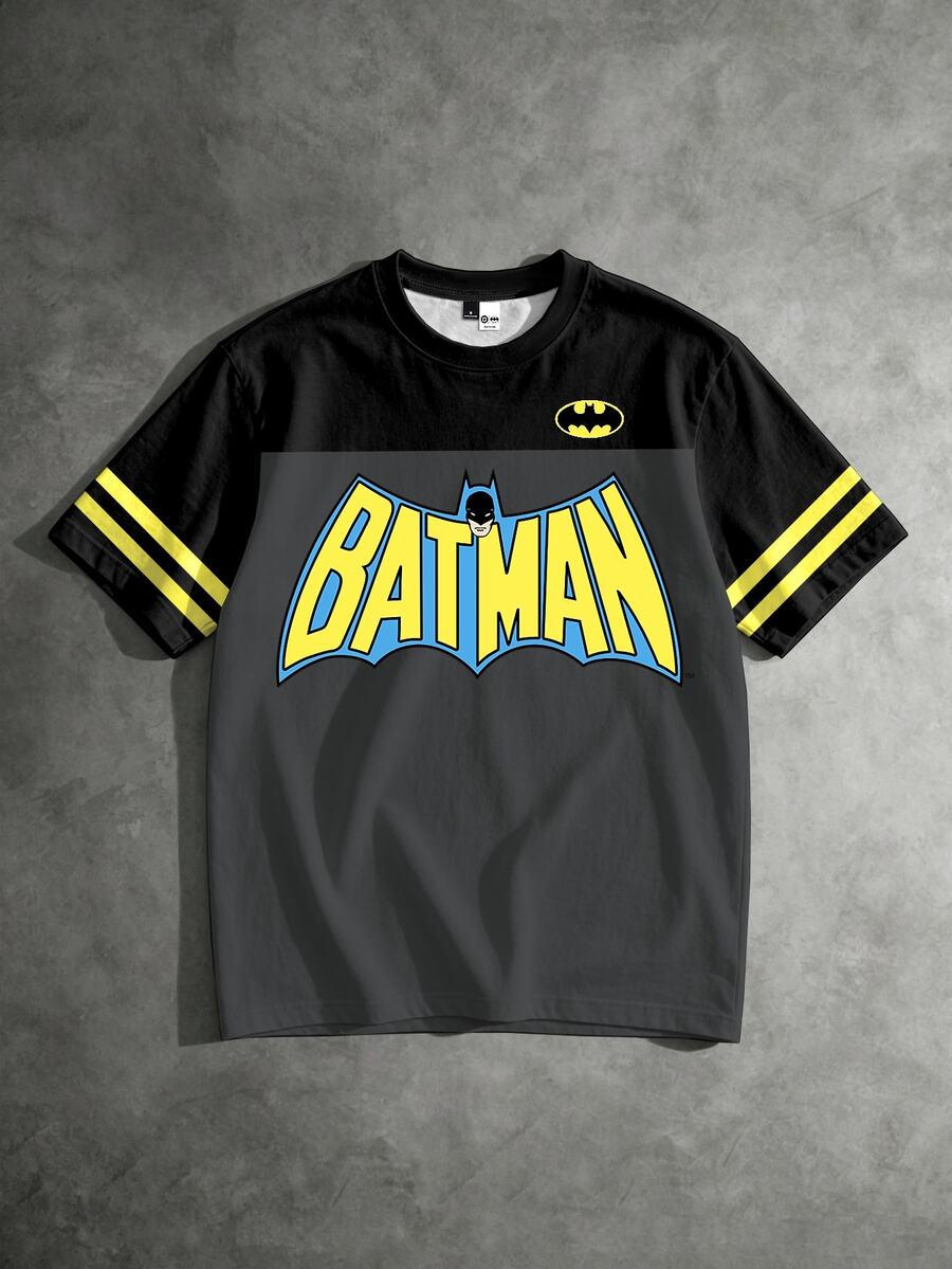 Manfinity BATMAN X SHEIN 美式男士復古漫畫印花左胸小蝙蝠Logo圓領短袖T恤 - 彩色 - 查看 1