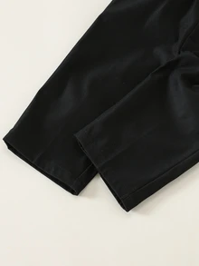 SHEIN 2件組新生兒男嬰秋冬白色長袖連身衣與黑色吊帶褲套裝，紳士風造型，適合萬聖節、開學季、婚禮季 - 黑與白 - 查看 4