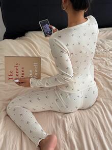 Napfluff Women's Fashion Minimalist Bow & Heart Print Pajama Set 2-Piece - Multicolor - View 2