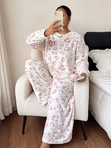 Napfluff CURVE Napfluff CURVE Plus Size Women's Pink Leopard Print Fleece Pajama Set With Embroidery Heart - White - View 2