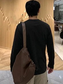 DAZY 春秋款長袖圓領半開襟按扣手機口袋長袖T恤 - 黑色 - 查看 2