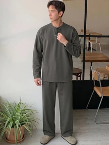 DAZY 春秋長袖T恤與彈性腰長褲2件套，灰色針織面料，韓系男士風格 - 深灰色 - 查看 3