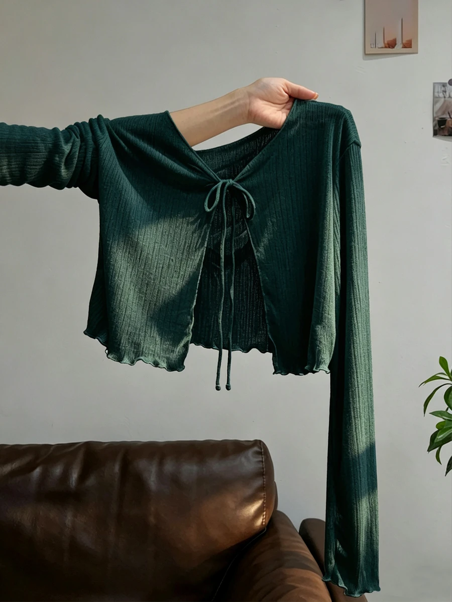 Resyla 大尺碼法式風情細肩帶洋裝外穿款 荷葉邊飾長袖 T-shirt 外罩衫 針織防曬上衣 女款夏季防曬罩衫 - 墨綠色 - 查看 1