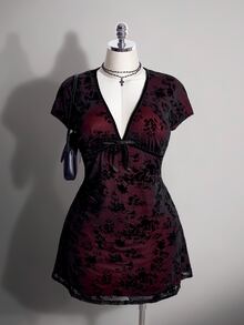 SHEIN ICON 大尺碼復古Y2K深V領花卉短袖收腰A字洋裝，返校穿搭，日常穿著，休閒度假，夏季洋裝 - 黑色 - 查看 1