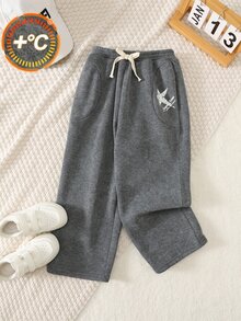 SHEIN 兒童小男孩休閒日常百搭舒適灰色水洗做舊效果印花直筒寬鬆運動長褲，適合返校季、生日派對、晚會、表演、婚禮、洗禮、開學典禮等場合 - 灰色 - 查看 5