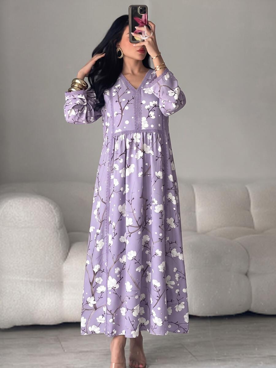 Yasmyna Gaun Arab Wanita Motif Bunga dengan Renda Kontras dan Leher V, Lengan Panjang - MultiWarna - View 1