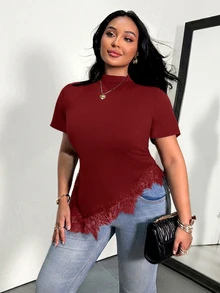 Firerie 大尺碼女款極簡優雅休閒度假通勤修身T恤上衣，短袖收腰不對稱下擺蕾絲飾邊，適合度假、海灘、假日 - 酒紅色 - 查看 7