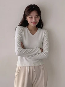 DAZY Women's Solid Color V-Neck Long Sleeve Casual Versatile T-Shirt - White - View 4