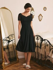 Côtesoire Women's French Elegant Lace Long Nightgown - Black - View 5