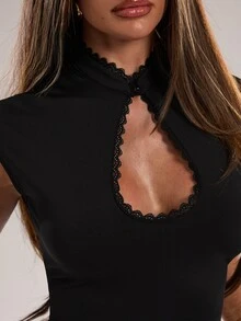 SHEIN BAE 春夏女款休閒度假小立領青蛙鈕扣黑色蕾絲布料背心，適合海邊度假、海灘假期、萬聖節 - 黑色 - 查看 8