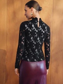 MOTF PREMIUM ELEGANT LACE KEYHOLE BACK T-SHIRT - Black - View 3