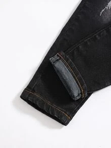 SHEIN 小男孩 2件/套街頭風套裝：紅色蜘蛛圖案連帽衫搭配黑色高彈力破洞緊身牛仔褲 - 適合小男孩秋冬服飾 - 彩色 - 查看 8