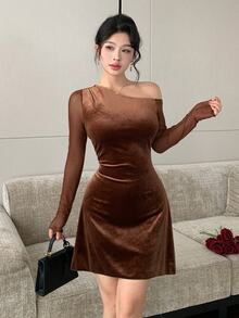 Modelyn 棕色不對稱單肩天鵝絨網紗長袖短洋裝，優雅性感收腰A字裙 - 棕色 - 查看 6