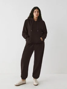 YARNWELL Celana Jogging Kasual Wanita Ukuran Besar Warna Polos dengan Tali Serut di Pinggang dan Kantong di Bagian Bawah - Coklat - View 3