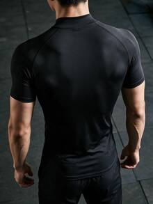RISE LYT 男士半高領健身T恤，啞鈴印花短袖肌肉修身健身上衣，舒適運動健身訓練T恤 - 黑色 - 查看 2