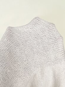 Aloruh 女款休閒優雅秋季新款針織不對稱肩喇叭袖長袖上寬下窄花卉針織衫 早午餐穿搭 米白色 - 白色 - 查看 9