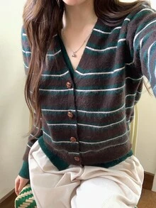 DAZY 女款V領條紋開襟針織衫，休閒都市風長袖上衣 - 綠色 - 查看 4