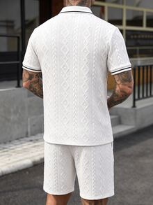 Manfinity CasualCool 男士休閒粗針編織半開襟鈕扣 Polo 衫與口袋短褲套裝 - 白色 - 查看 2