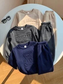 SHEIN 6件組小男孩可愛休閒冬季開學字母與熊圖案長袖秋季運動衫與慢跑褲套裝，兒童服飾 - 彩色 - 查看 9