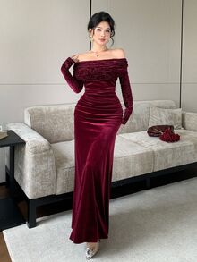 Modelyn Vintage Burgundy Off-Shoulder Cold Shoulder Velvet Dress, Fitted Ruched Bodycon Mermaid Evening Long Gown - Burgundy - View 6