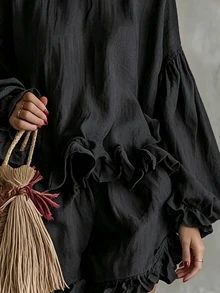 SHEIN 女款優雅海軍藍紋理雪紡寬鬆套裝 | 韓系慵懶甜酷風，垂墜紋理面料親膚，適合週末購物、居家休閒、女友聚會等放鬆場合，泡泡袖＋荷葉邊元素增添甜美感，寬鬆廓形修飾身形，女款優雅兩件套 - 黑色 - 查看 4