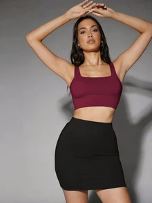 Silquee Solid Color Slim Fit Cropped Seamless Tank Top - Rose Red - View 3