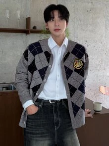 DAZY 海軍藍格紋拼接學院風男士開襟毛衣 - 淺灰色 - 查看 6