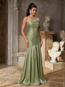 Aureia Elegant Glamorous Off-Shoulder Neckline Rhinestone Embellished 3D Pleated Full A-Line Floor-Length Formal Evening Gown For Vacation, Party, Birthday, Gala, Formal Occasions (Heavy Craftsmanship) - Green - View 6