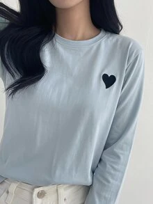DAZY Women's Round Neck Embroidered Contrast Color Heart Minimalist Pattern T-Shirt - Blue - View 5