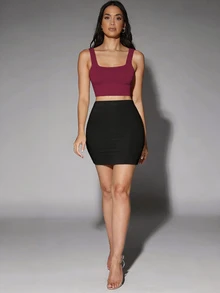Silquee Solid Color Slim Fit Cropped Seamless Tank Top - Rose Red - View 5