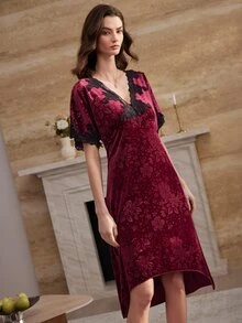 Moireta French Elegant Romantic Lace Patchwork V-Neck Women's Nightgown - Burgundy - View 4