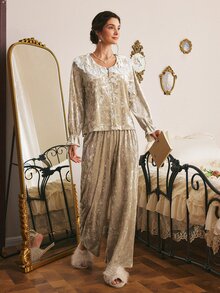 Côtesoire French Elegant Romantic Contrast Color Lace Patchwork Peter Pan Collar Ruffle Cuffs Button Front Diamond Velvet Silk Velvet Women's Pajama Set - Champagne - View 1