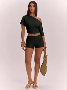 SHEIN BAE 女款休閒極簡黑色不對稱領上衣與短褲兩件套 - 黑色 - 查看 7