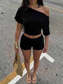 SHEIN BAE 女款休閒極簡黑色不對稱領上衣與短褲兩件套 - 黑色 - 查看 1