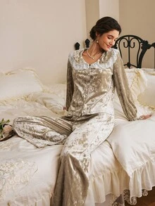 Côtesoire French Elegant Romantic Contrast Color Lace Patchwork Peter Pan Collar Ruffle Cuffs Button Front Diamond Velvet Silk Velvet Women's Pajama Set - Champagne - View 3