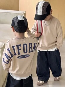 SHEIN 大尺寸圓領落肩袖抓絨套頭衫，大字母印花秋季運動衫，適合冬季，男嬰 - 彩色 - 查看 3