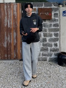 DAZY 秋冬款毛絨深灰色聯名圖案字母印花男士抽繩連帽衛衣 - 深灰色 - 查看 3
