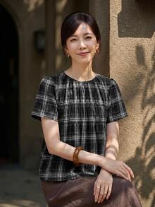 Yumoku 休閒復古 70 年代女款夏季格子短袖襯衫 早午餐穿搭 黑白格紋 - 黑色 - 查看 6
