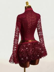 Mistrie Setelan 2 Potong Renda Merah Chic Wanita Musim Gugur-Dingin Terbaru. Lengan terompet renda dirangkai, dengan desain berongga di bagian dada untuk tampilan yang menawan. - Burgundy - View 2