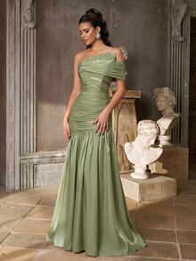 Aureia Elegant Glamorous Off-Shoulder Neckline Rhinestone Embellished 3D Pleated Full A-Line Floor-Length Formal Evening Gown For Vacation, Party, Birthday, Gala, Formal Occasions (Heavy Craftsmanship) - Green - View 5