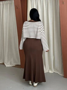 GalTyme Setelan Liburan 2 Potong Wanita Ukuran Besar untuk Musim Panas: Gaun Warna Polos dan Atasan Lengan Panjang Bergaris - Rust Brown - View 2
