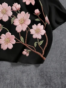 Manfinity ZONE917 Plus Size Boxy Cropped Loose Fit Faux Embroidery Pink Cherry Blossom Floral Print Short Sleeve Shirt - Black - View 2