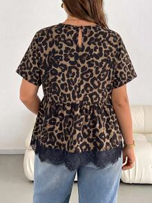 SHEIN Essnce Plus Size Women's Spring/Summer Fashion Casual Elegant Loose Comfortable Daily Versatile Slimming Leopard Print Lace Trim Hem Short Sleeve Babydoll Blouse - Multicolor - View 4