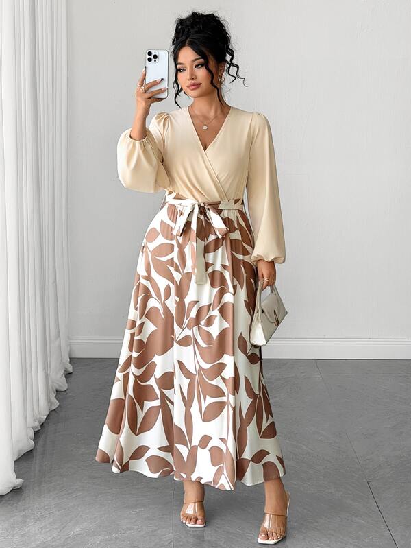 Elenzga Robe marron café à imprimé floral vintage sur tout le corps, col en V croisé, imprimé de grandes feuilles, manches bouffantes, taille haute, robe de pause thé, style doux, tenue de trajet, luxe léger, shopping décontracté, robe flatteuse