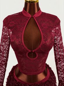 Mistrie Setelan 2 Potong Renda Merah Chic Wanita Musim Gugur-Dingin Terbaru. Lengan terompet renda dirangkai, dengan desain berongga di bagian dada untuk tampilan yang menawan. - Burgundy - View 6