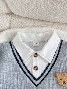 SHEIN Playful Pals 男嬰休閒紳士風 2 合 1 貼布繡 Polo 衫與長褲套裝 返校季 - 灰色 - 查看 4